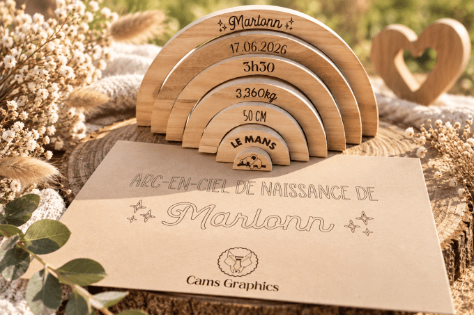 Arc-en-ciel de naissance bois personnalisé