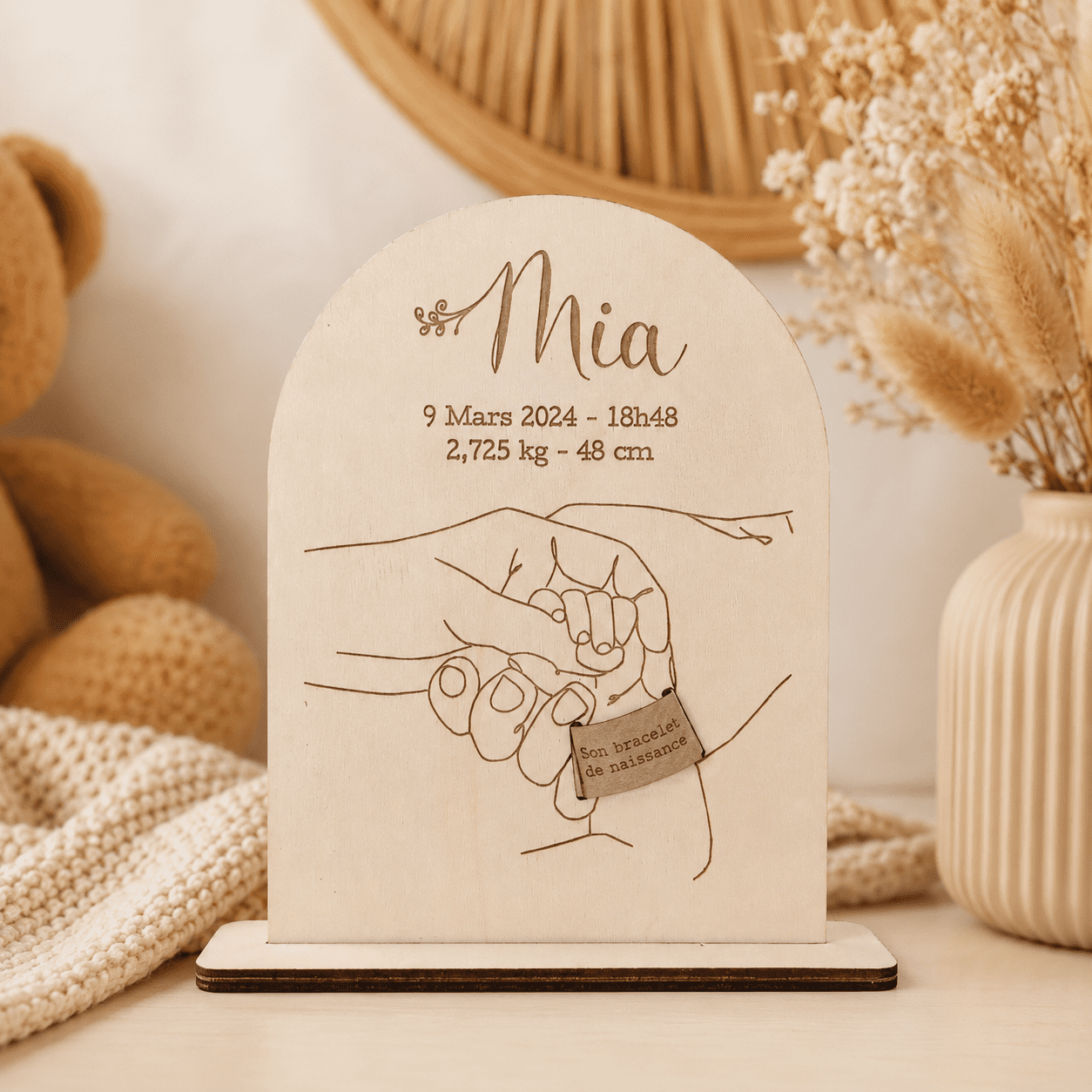 Support en bois porte bracelet de naissance personnalisé