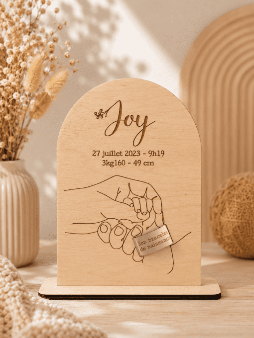 Support en bois porte bracelet de naissance personnalisé