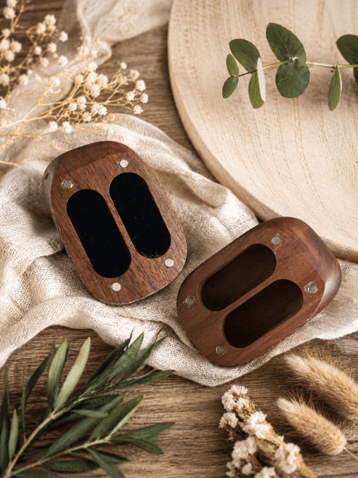 Boîte à alliances en bois personnalisée en forme de cœur