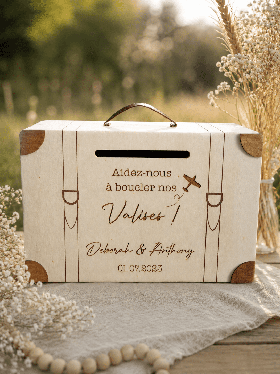 Urne valise en bois personnalisable mariage thème voyage