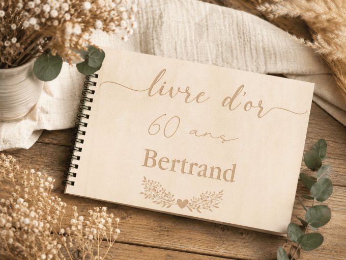 Livre d'or personnalisable en bois pour anniversaire